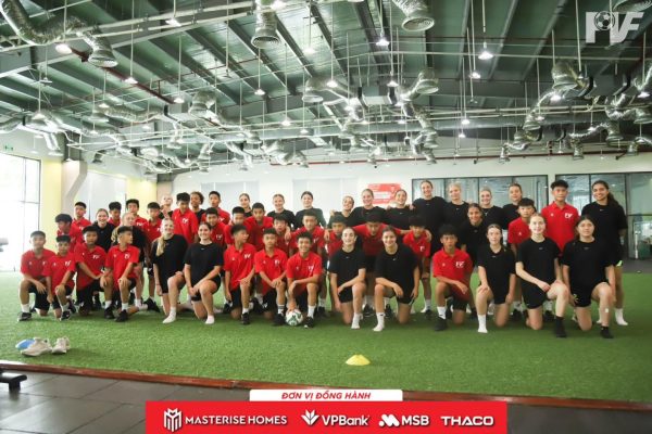 nu u17Australia tap huan tại pvf