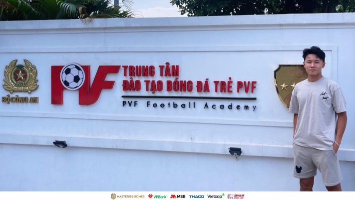 Cầu thủ Nguyễn Quốc Khánh lên đường hội quân cùng đội tuyển U19 Việt Nam