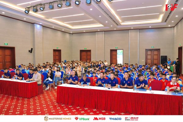Vòng chung kết Tuyển sinh - Tuyển trạch PVF 2025 chính thức được khai mạc tại hội trường Trung tâm Đào tạo Bóng đá trẻ PVF