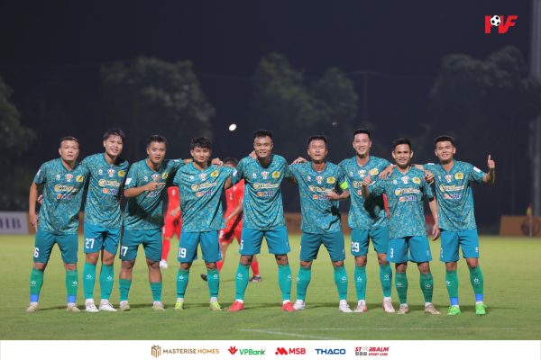 CAND Việt Nam II giành chiến thắng 3-0 trước Singapore với cú đúp bàn thắng của Trần Đức Nam và pha lập công của Trần Văn Hoà