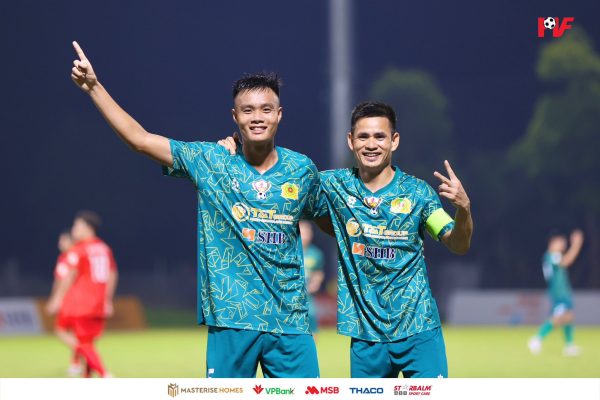 CAND Việt Nam II giành chiến thắng 3-0 trước Singapore với cú đúp bàn thắng của Trần Đức Nam và pha lập công của Trần Văn Hoà