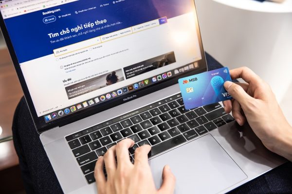 Với giải pháp phát hành thẻ tín dụng siêu tốc trực tuyến, khách hàng cá nhân của MSB có thể nhận thẻ và sử dụng ngay (Ảnh: MSB)