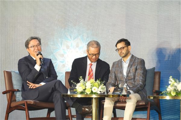 Đại diện MSB và Mastercard trong phần chia sẻ về thẻ MSB Mastercard Green World